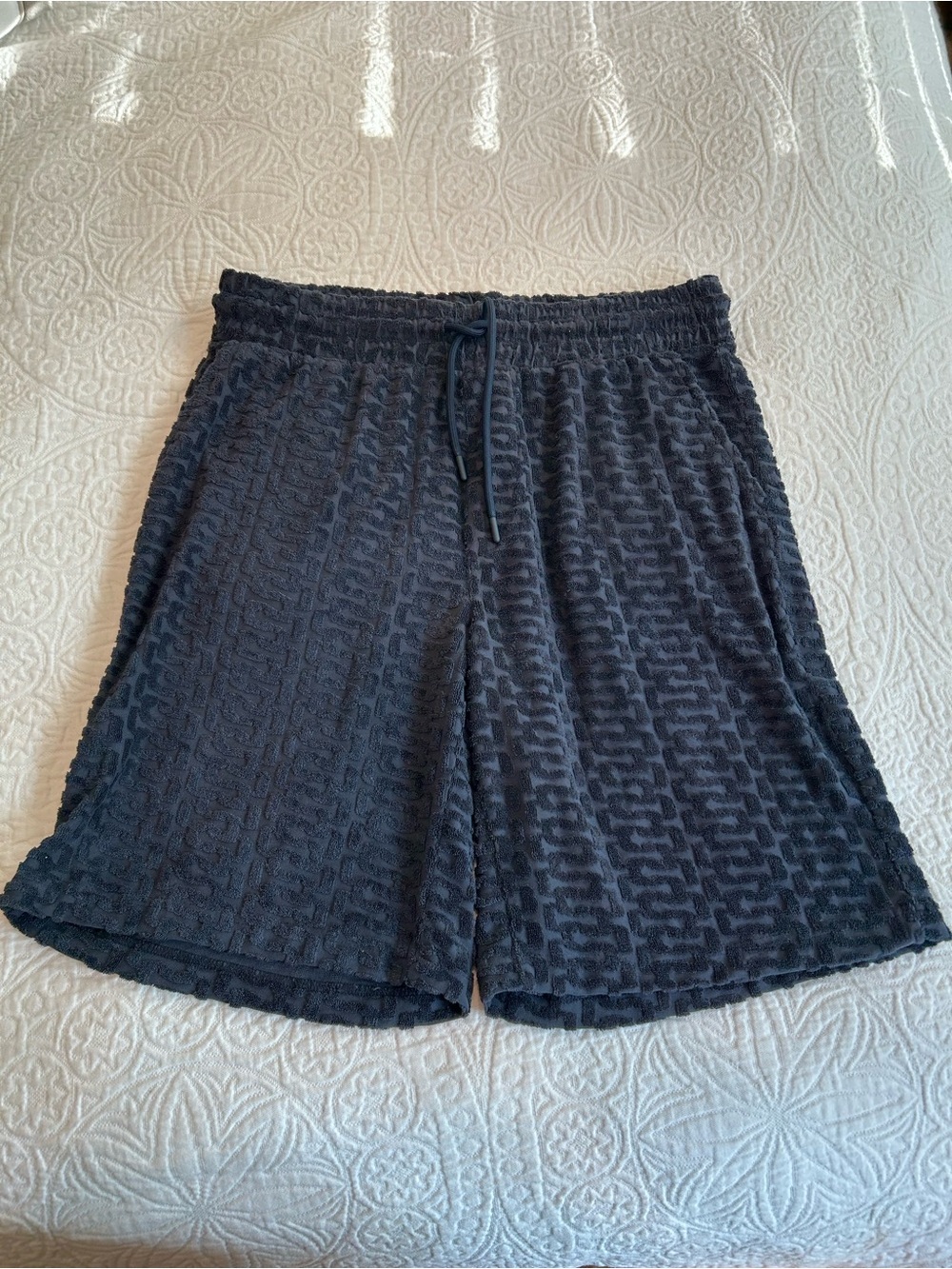 CHÉ Men's Textured Drawstring Shorts - navy EUC